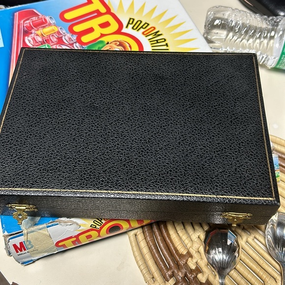 Preowned Vintage 6 EPNS Silver Plated Dessert Spoons & 1 Serving Spoon - Picture 5 of 7